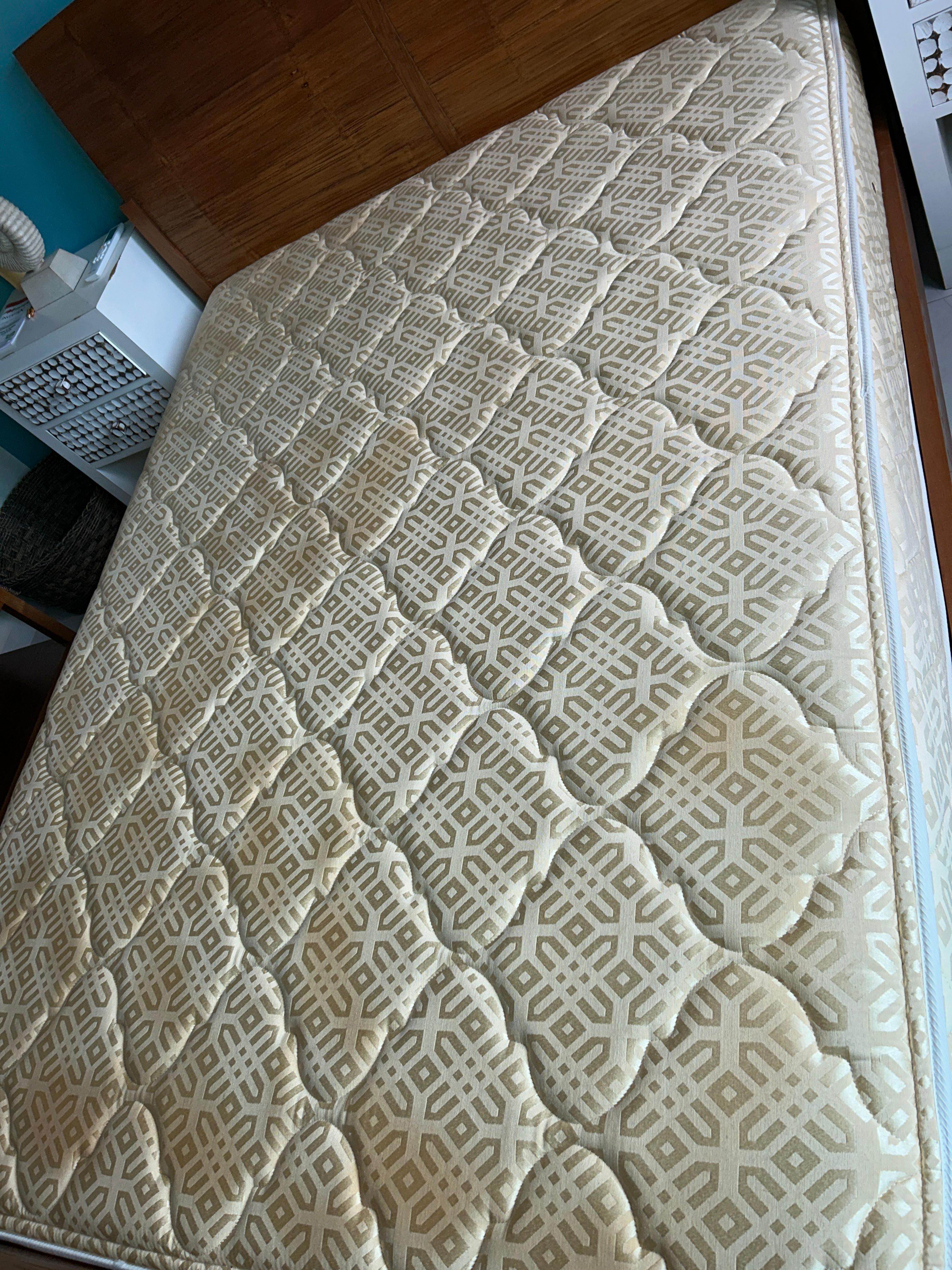 Colchón antes de la limpieza